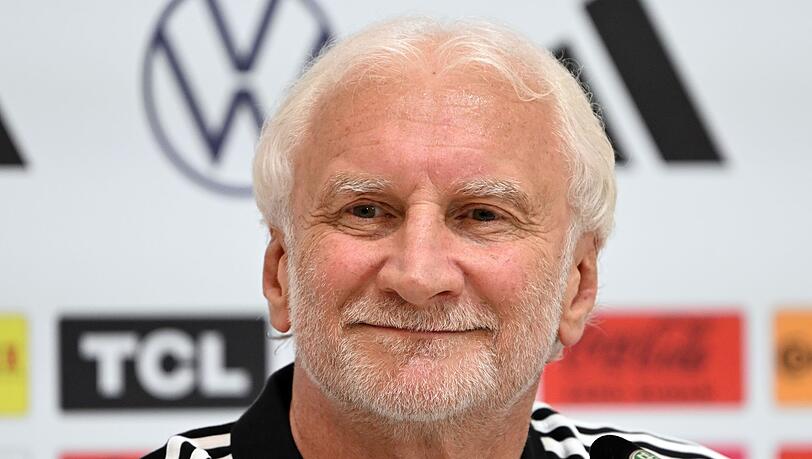 Rudi Völler bleibt bis 2028 DFB-Sportdirektor. Rudi Völler bleibt bis 2028 DFB-Sportdirektor.