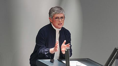 Ha&szlig;elmann fordert von der Regierung mehr Respekt f&uuml;r die B&uuml;rger.