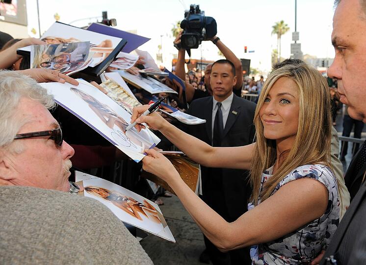 Der 2462. Stern auf dem Walk of Fame ehrt die Schauspielerin Jennifer Aniston. Die Bilder von der Zeremonie am Mittwoch.