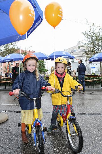 Dem durchwachsenen Wetter zum Trotz: Beim Gärtnerplatzfest hatten alle ihren Spaß.