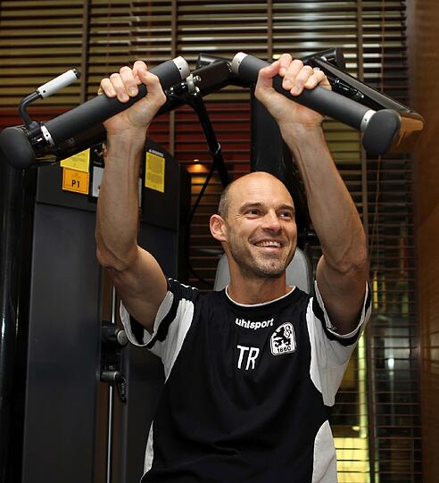 "Ich freu mich drauf, wirklich." Das ist Alexander Schmidts Antwort auf die Neuverpflichtung von Trainer Sven-Göran Eriksson. Auch am dritten Trainingstag gibt Trainer Schmidt Vollgas.