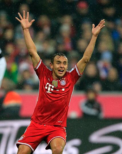 RAFINHA - NOTE 3 - Giftiger als zuletzt. Nach hinten manchmal etwas sorglos, vorne oft und gerne angespielt. Wie immer erster Rudel-Beauftragter, wenn&rsquo;s wo heiß wurde.
