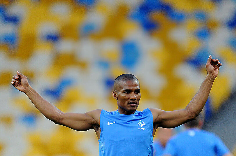 Florent Malouda (hier bei einer Trainingseinheit der französischen Nationalmannschaft im Jahr 2012) spielte zuletzt für den FC Metz. Marktwert. 0,5 Mio. €