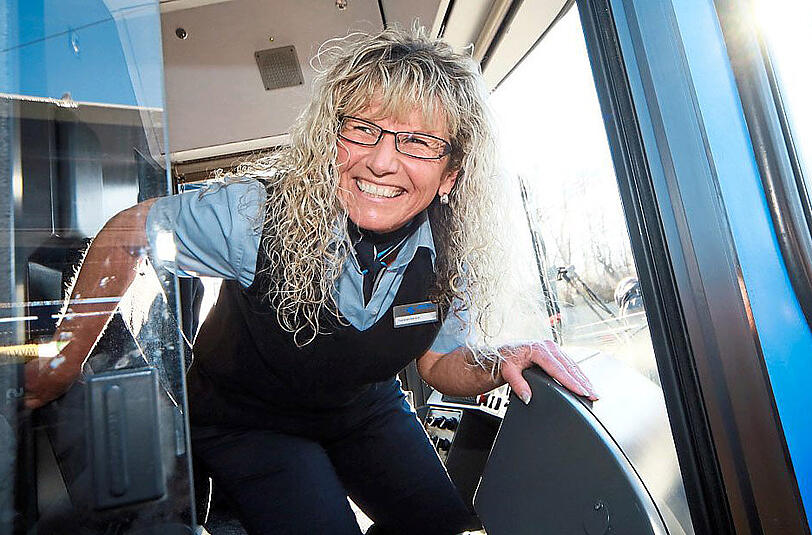 Weiht die Strecke ein: Trambahn-Fahrerin Manuela Meier, 50.