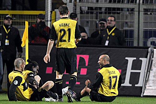 Die Dortmunder feiern ihren Halbfinal-Einzug