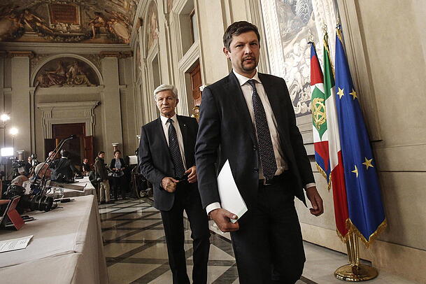 Setzt sich f&uuml;r Verkehrsberuhigung am Gr&ouml;dner Joch ein: Landesrat Daniel Alfreider (r.) von der SVP.
