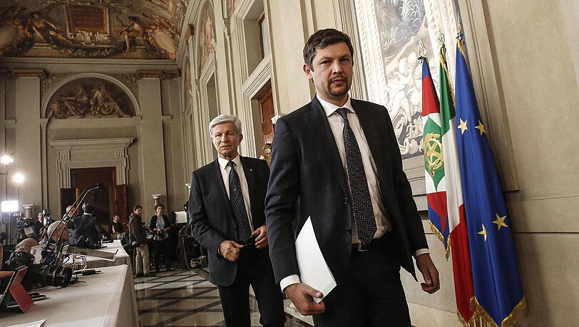 Setzt sich f&uuml;r Verkehrsberuhigung am Gr&ouml;dner Joch ein: Landesrat Daniel Alfreider (r.) von der SVP.