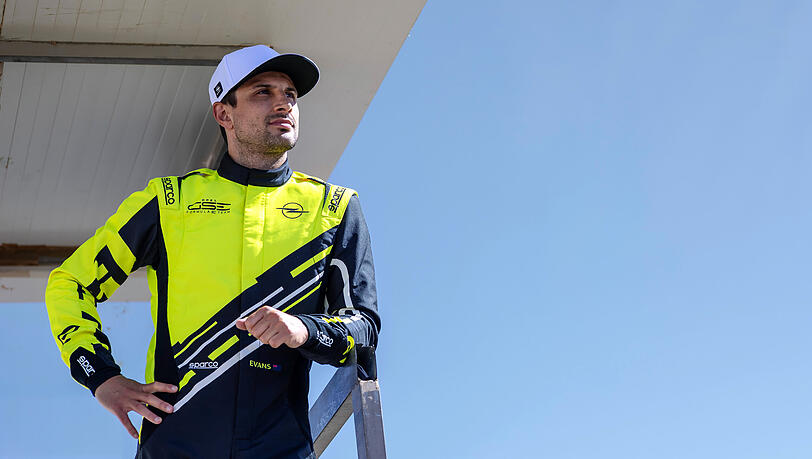 Mitch Evans sitzt künftig bei Opel hinter dem Steuer. Mitch Evans sitzt künftig bei Opel hinter dem Steuer.