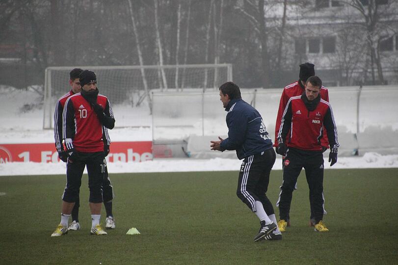 Aufwärm- und Stabilitätsübungen mit Athletikcoach Markus Zidek.