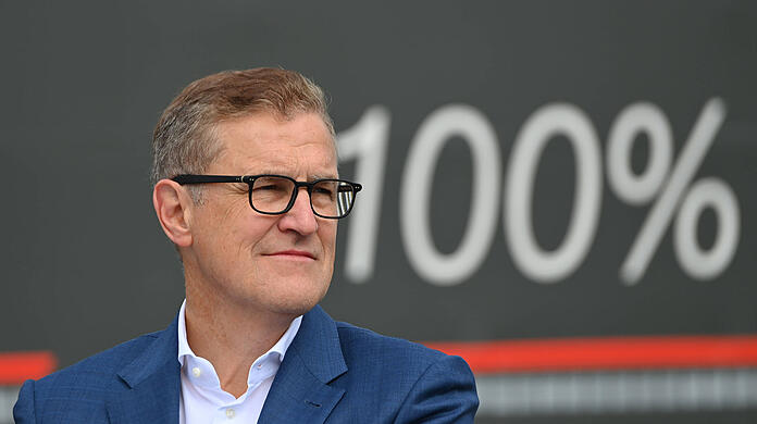 Gibt er weiterhin 100 Prozent für den FC Bayern? Die Zukunft von Vorstandsboss Jan-Christian Dreesen ist noch ungeklärt.
