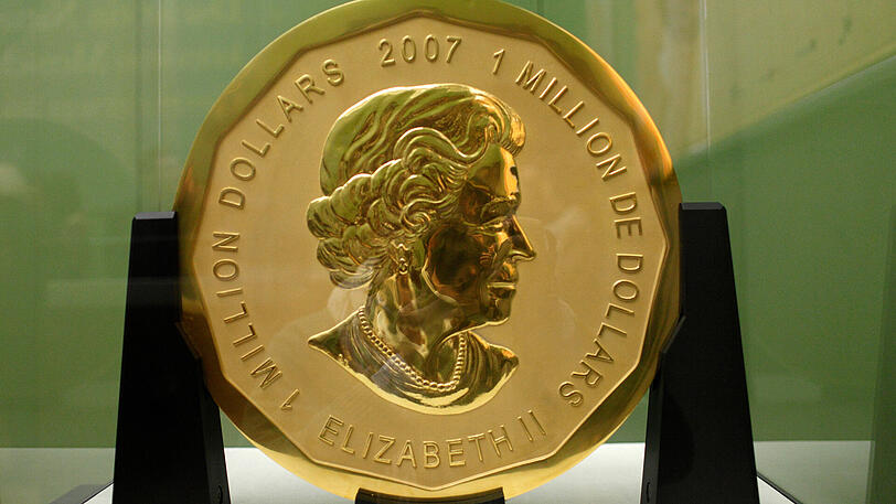 Die 100 Kilogramm schwere Goldmünze "Big Maple Leaf" stand im Bode-Museum in Berlin.