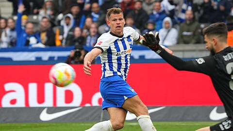 Hertha-Torschütze gegen Stuttgart: Florian Niederlechner (l).