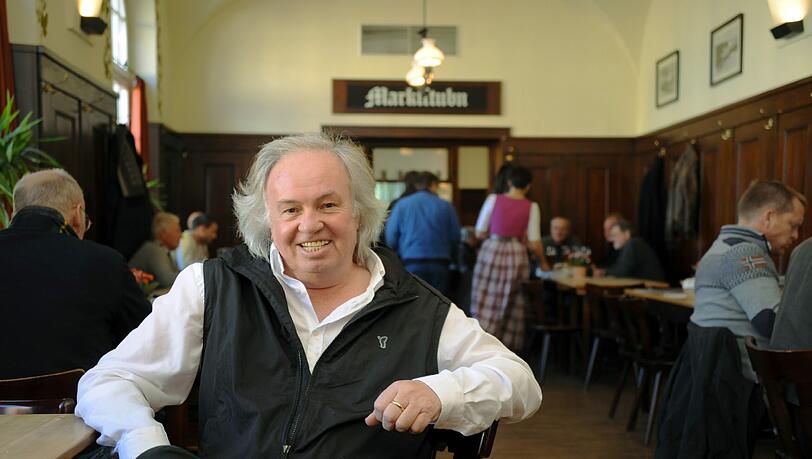 Er mag Orte, an denen noch richtig gearbeitet wird. Und Wirtshäuser, die noch originär bayerisch sind. Deshalb geht Franz Xaver Bogner gerne in die Gaststätte Großmarkthalle. Er mag Orte, an denen noch richtig gearbeitet wird. Und Wirtshäuser, die noch originär bayerisch sind. Deshalb geht Franz Xaver Bogner gerne in die Gaststätte Großmarkthalle.