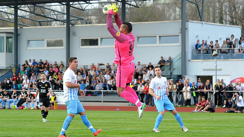 Tim Wiese konnte die Niederlage nicht verhindern - die Bilder von seinem Auftritt für den SSV Dillingen.