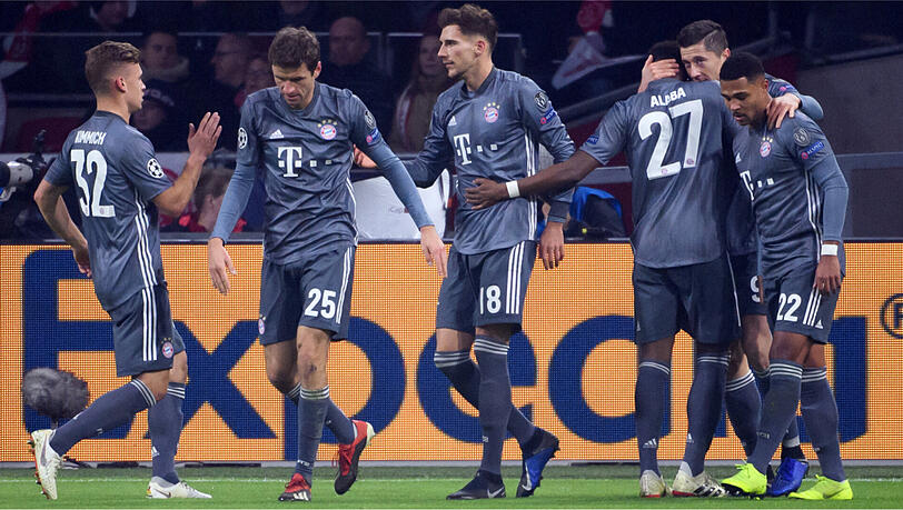 Hatten viel zu tun: die Bayern in Amsterdam. Hatten viel zu tun: die Bayern in Amsterdam.