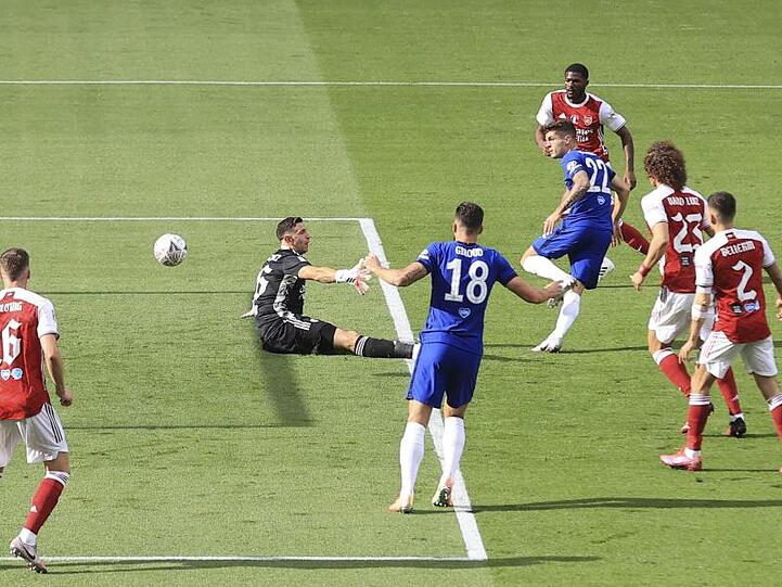 Christian Pulisic (4.v.r) von FC Chelsea erzielt das Tor zum 0:1. Foto: Adam Davy/Pool PA/AP/dpa
