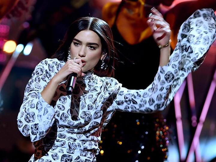 Sängerin Dua Lipa bei der 70. Verleihung des Bambi 2018.