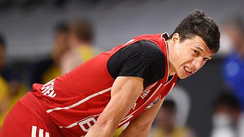 Bayern-Basketballer Vladimir Lucic am Ende seiner Kräfte. "Unvertanwortlich", so urteilt Sportmediziner Pabst über den Final-Spielplan.