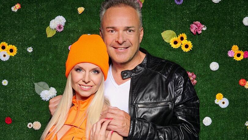 Tim Toupet und seine Freundin Carina Crone sind seit Silvester zusammen. Sie ist 18 Jahre jünger als er.