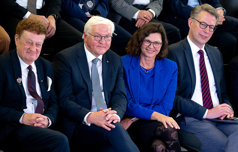 Beim Festakt am Montag (v. l.): Museumdirektor Wolfgang M. Heckl, Bundespräsident Frank-Walter Steinmeier, Landtagspräsidentin Ilse Aigner (CSU) und Wissenschaftsminister Markus Blume (CSU).