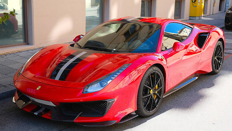 Luxusautos werden gerne f&uuml;r schnelle Fahrten gemietet.