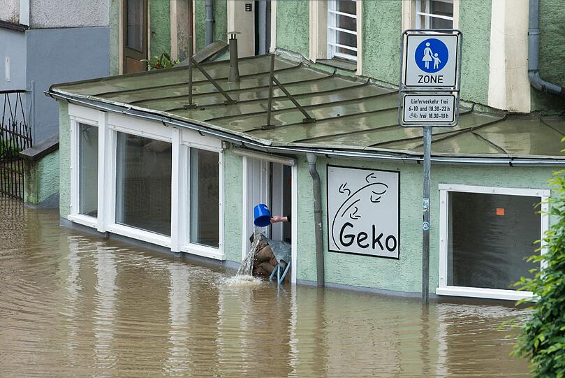 Land unter! So sieht es dezeit in der Altstadt von Passau aus. Die Bilder