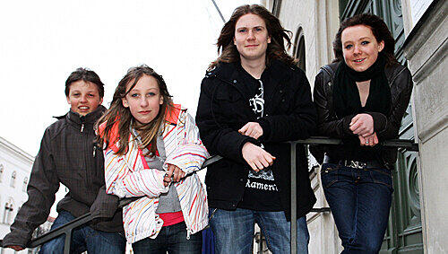 „Teenager? Ne, das klingt so alt“: Felix, Pauline, Christoph und Lisa. „Teenager? Ne, das klingt so alt“: Felix, Pauline, Christoph und Lisa.