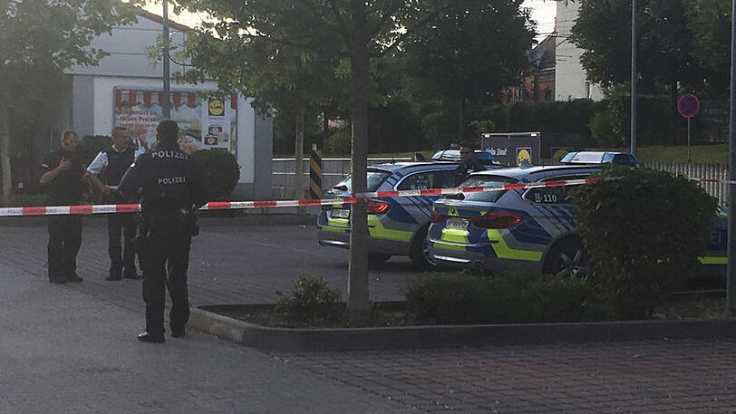 Die Polizei sucht nach Zeugen, die Angaben zur Tat machen können.