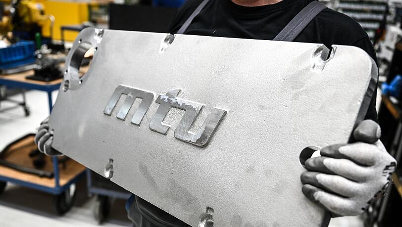 Das Logo der MTU ist auf einer Motorabdeckung der MTU-Baureihe 2000 abgebildet.
