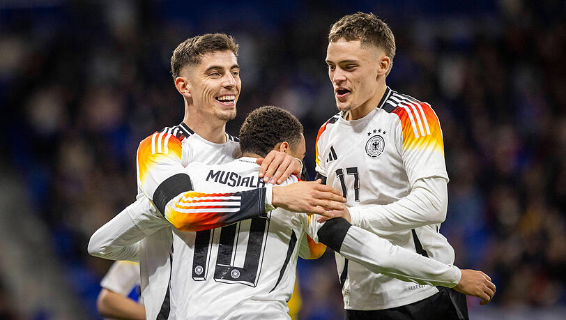 Florian Wirtz (rechts) erzielte nach 8 Sekunden das schnellste Tor der DFB-Geschichte. Florian Wirtz (rechts) erzielte nach 8 Sekunden das schnellste Tor der DFB-Geschichte.
