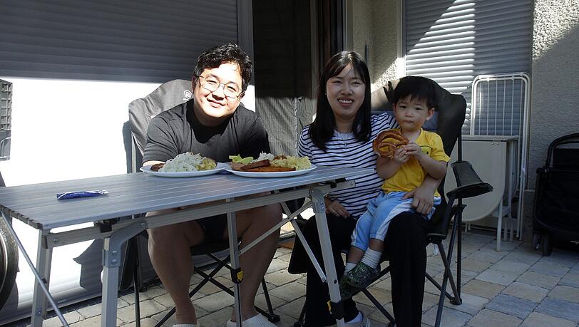Die Eltern sind Operns&auml;nger an der Bayerischen Statsoper: Tenor Hyungseok Lee, Sopranistin Sujin Oh mit Sohn Theo (2).
