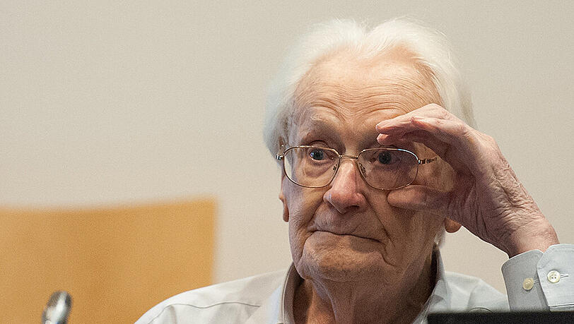 Der Angeklagte Oskar Gröning im Gerichtssaal in Lüneburg. Der Angeklagte Oskar Gröning im Gerichtssaal in Lüneburg.