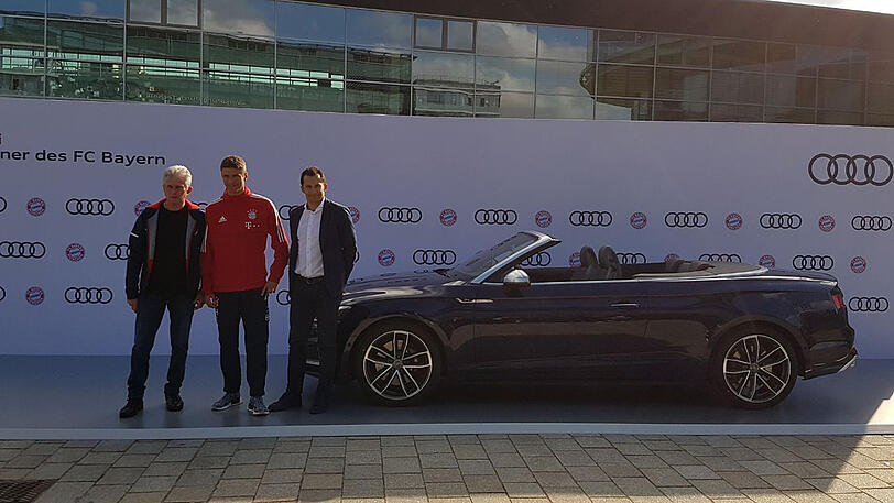 Thomas Müller, der neue Trainer Jupp Heynckes und Sportdirektor Hasan Salihamidžiæ.
