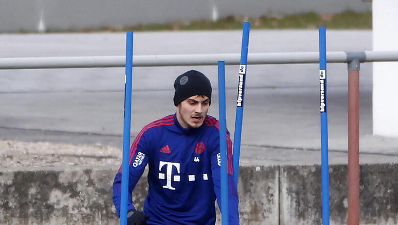 Nach seinem Muskelbündelriss im Einzeltraining: Josip Stanisic.
