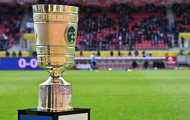 Das Objekt der Begierde: Am 23. Mai trifft der TSV 1860 im Finale des Totopokals auf die W&uuml;rzburger Kickers.