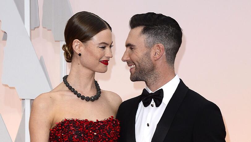 Erwarten anscheinende Nachwuchs: Behati Prinsloo und Adam Levine Erwarten anscheinende Nachwuchs: Behati Prinsloo und Adam Levine
