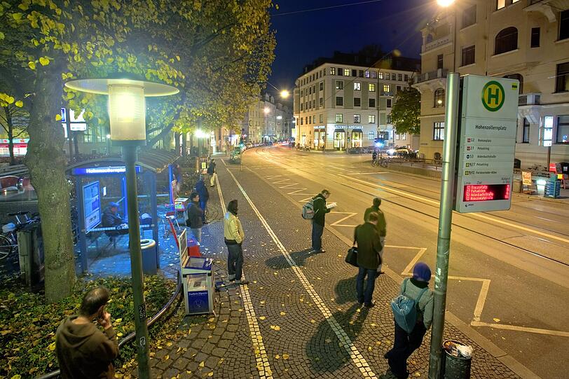 Die FDP will durch Straßenleuchten mit Sensoren Strom sparen. (Symbolbild)