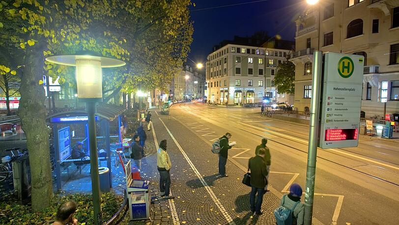 Die FDP will durch Straßenleuchten mit Sensoren Strom sparen. (Symbolbild) Die FDP will durch Straßenleuchten mit Sensoren Strom sparen. (Symbolbild)