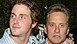 Cameron Douglas neben seinem berühmten Vater Michael.