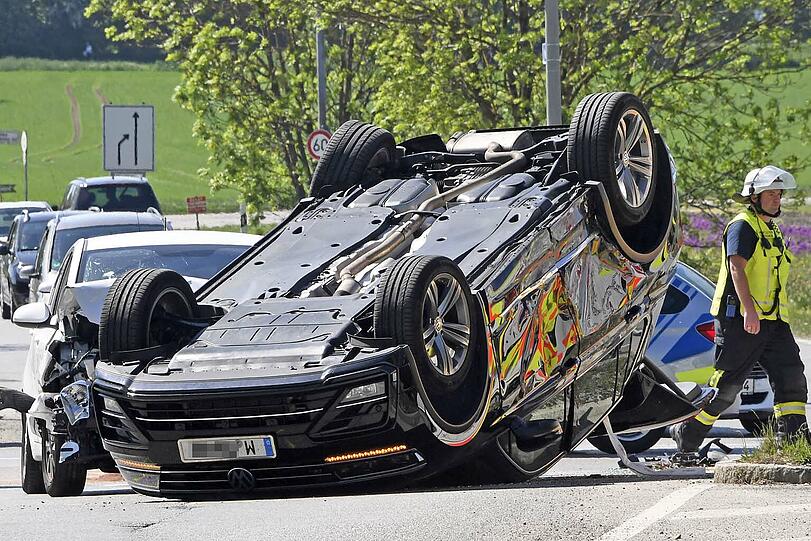 Bei einem Unfall in Taufkirchen wurde eine Person verletzt.