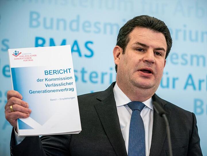 Bundesarbeitsminister Hubertus Heil bei der Pressekonferenz zur Vorstellung der Empfehlungen der Rentenkommission.