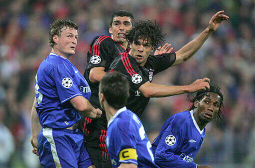 Erst 2005 kam der FC Bayern wieder ins Viertelfinale. Aber Chelsea ließ die Münchner auch nicht weiterkommen. 2:4 im Auswärtsspiel, und 3:2 im Heimspiel.
