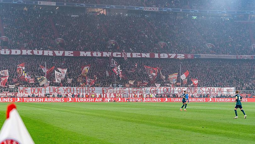 Auf die UEFA sind die Fans des FC Bayern, nach der Auswärtssperre im Emirates Stadium, nur bedingt gut zu sprechen.