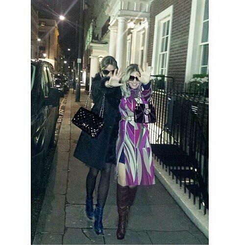 Liliana mit einer Freundin in London