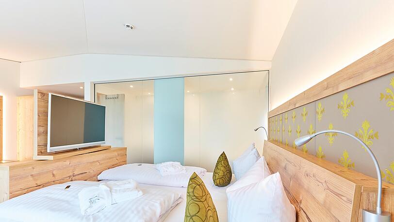 Wir verlosen zwei Nächte für zwei Personen im Vital Hotel  – inklusive Frühstück, Panorama-Bademantelgang zur Franken-Therme und Nutzung der Saunalandschaft.