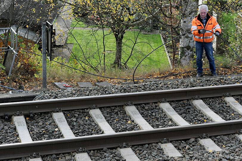 Brandanschläge auf Kabelschächte der Deutschen Bahn. Hier sind die Bilder.