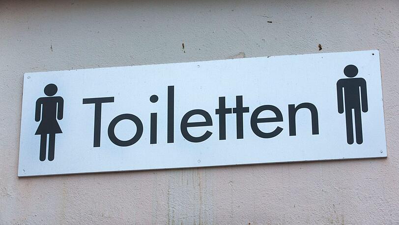 Ein Toilettenschild mit Männlein und Weiblein. Doch Unisex-Toiletten sind in Dieter Reiters Vorstoß nicht enthalten. Ein Toilettenschild mit Männlein und Weiblein. Doch Unisex-Toiletten sind in Dieter Reiters Vorstoß nicht enthalten.