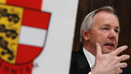 Zwischen Rechtfertigung und Schuldvorwürfen: Gehard Dörfler Zwischen Rechtfertigung und Schuldvorwürfen: Gehard Dörfler