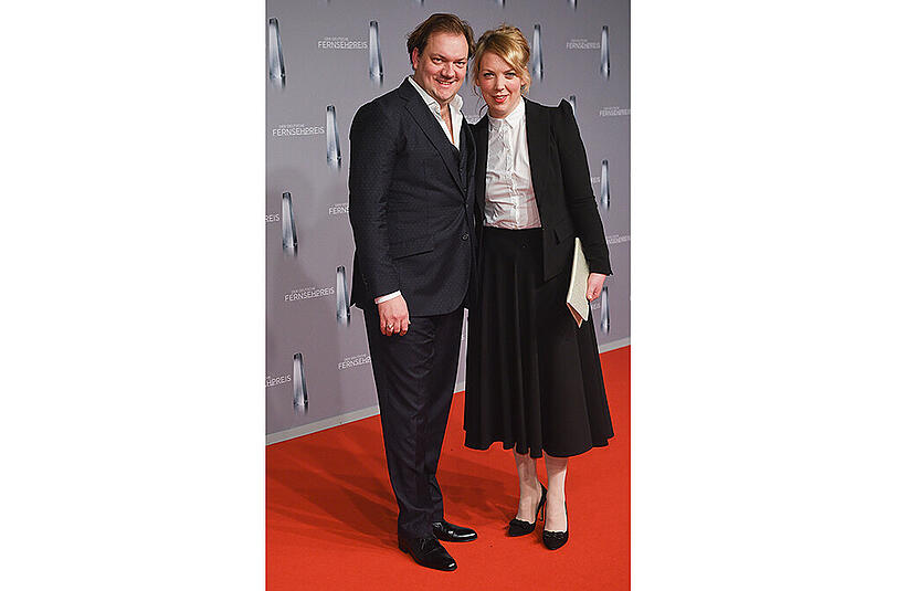 Die beiden Schauspieler Charly Hübner und Lina Beckmann