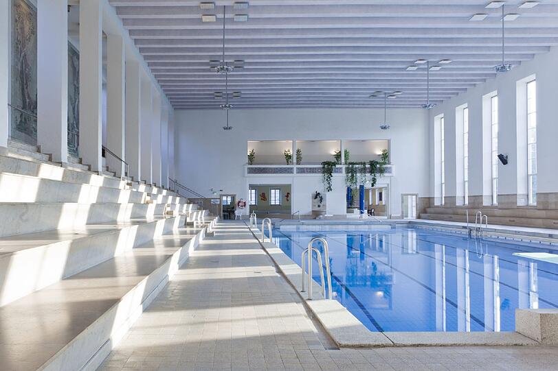 Während der Aktionswoche zum 1. Münchner Wassersportfestival sind im Norbad viele Schnupperkurse geboten.
